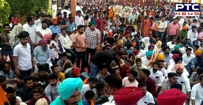 ਲੋਕ ਸਭਾ ਚੋਣਾਂ ਨੂੰ ਲੈ ਕੇ ਗੁਰੂਹਰਸਹਾਏ 'ਚ ਯੂਥ ਅਕਾਲੀ ਦਲ ਦੀ ਵਿਸ਼ਾਲ ਰੈਲੀ , ਲੋਕਾਂ ਦਾ ਠਾਠਾਂ ਮਾਰਦਾ ਇਕੱਠ Lok Sabha elections Guru Har Sahai Youth Akali Dal rally
