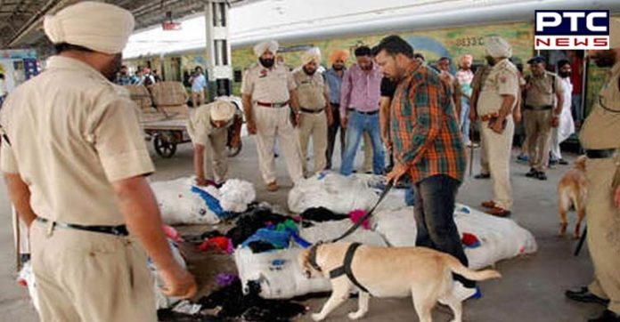 ਪੰਜਾਬ ਬੰਦ ਦੌਰਾਨ ਪ੍ਰਦਰਸ਼ਨ ਨੂੰ ਲੈ ਕੇ ਅੱਤਵਾਦੀ ਘੁਸਪੈਠ ਦਾ ਖ਼ਤਰਾ, ਹਾਈ ਅਲਰਟ ਜਾਰੀ Delhi Historical Shri Guru Ravidas temple demolished Protest During Terrorist threat , High alert issued