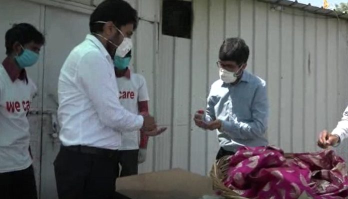 Three times feeding for needy in lockdown, Aditya leading the campaign Three times feeding for needy in lockdown, Aditya leading the campaign