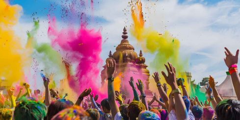 Shiva aur Vishnu ke liye Holi